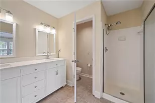 5351 Medlock Corners Dr, Peachtree Corners, GA 30092 - Photo 14