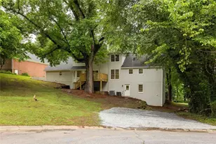 4736 Bridgewater Dr SW, Lilburn, GA 30047 - Photo 48
