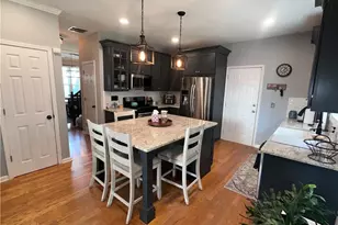 2050 Winthrope Cmns, Alpharetta, GA 30009 - Photo 6