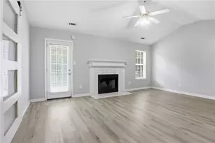 11190 Knotty Pine Pl, Hampton, GA 30228 - Photo 8