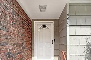 1668 Laurelwood Dr SW, Atlanta, GA 30311 - Photo 2