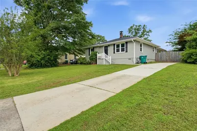 851 McLinden Avenue SE, Smyrna, GA 30080 - Photo 2