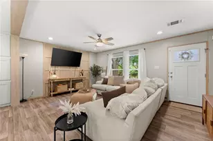 4046 Holly Springs Rd, Gillsville, GA 30543 - Photo 8