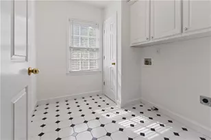 1593 Walkway Ct SW, Lilburn, GA 30047 - Photo 42