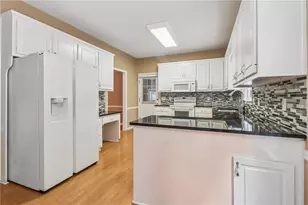 8215 Stonebrook Ct, Cumming, GA 30040 - Photo 10