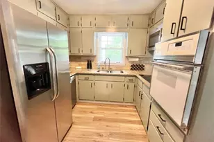 3154 Barkside Ct, Atlanta, GA 30341 - Photo 8