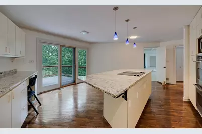 130 Huntcliff Point NE, Sandy Springs, GA 30350 - Photo 12