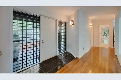 130 Huntcliff Point NE, Sandy Springs, GA 30350 - Photo 4