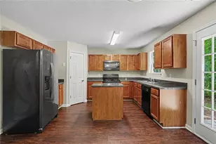 129 Kentwood Springs Dr, Hampton, GA 30228 - Photo 8