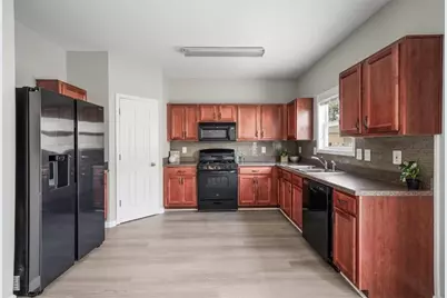 2052 Lakeshore Overlook Drive NW, Kennesaw, GA 30152 - Photo 4
