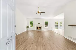 4340 Oak Creek Dr, Gainesville, GA 30506 - Photo 4