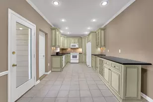 1340 Eryn Cir, Suwanee, GA 30024 - Photo 46