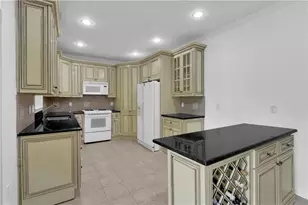 1340 Eryn Cir, Suwanee, GA 30024 - Photo 18