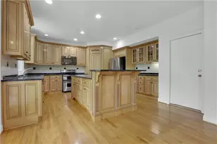 1340 Eryn Cir, Suwanee, GA 30024 - Photo 10