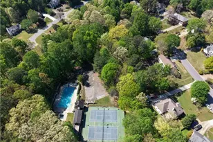 1340 Eryn Cir, Suwanee, GA 30024 - Photo 2