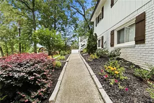 1112 Washington Ct, Woodstock, GA 30188 - Photo 2