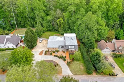 212 Kings Row, Marietta, GA 30067 - Photo 8