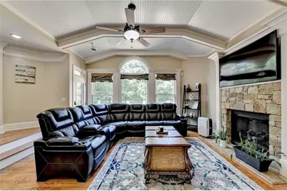 1375 Tree Lane, Snellville, GA 30078 - Photo 16