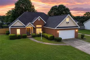 225 Autumn Woods Dr, Warner Robins, GA 31088 - Photo 2