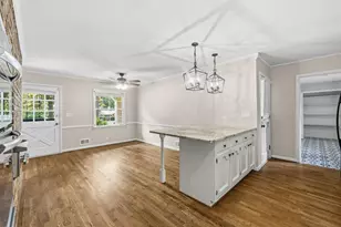 4943 Vernon Oaks Dr, Dunwoody, GA 30338 - Photo 10