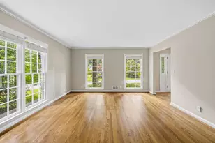 4943 Vernon Oaks Dr, Dunwoody, GA 30338 - Photo 4