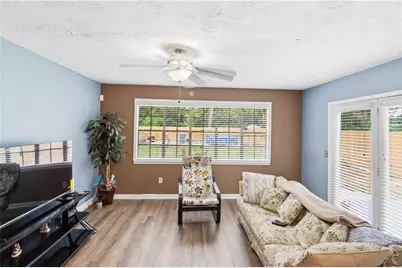 916 Forest Pointe Way, Jonesboro, GA 30238 - Photo 10
