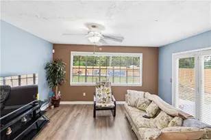 916 Forest Pointe Way, Jonesboro, GA 30238 - Photo 10