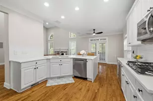 1318 Village Terrace Ct, Dunwoody, GA 30338 - Photo 12