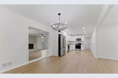 5824 Oakleaf Way, Stone Mountain, GA 30087 - Photo 4