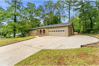 5824 Oakleaf Way, Stone Mountain, GA 30087 - Photo 2