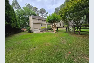 1726 W Point Circle, Marietta, GA 30068 - Photo 2