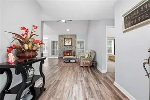 727 8 Point Ct, Suwanee, GA 30024 - Photo 4
