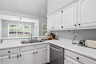 727 8 Point Ct, Suwanee, GA 30024 - Photo 18