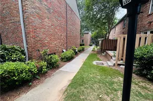 6700 Roswell Rd, Atlanta, GA 30328 - Photo 12
