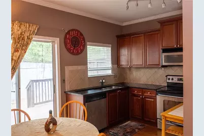 1060 Liberty Parkway NW #413, Atlanta, GA 30318 - Photo 2