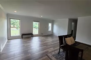 5201 Vivid Dr, Stone Mountain, GA 30087 - Photo 6