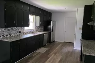 5201 Vivid Dr, Stone Mountain, GA 30087 - Photo 10