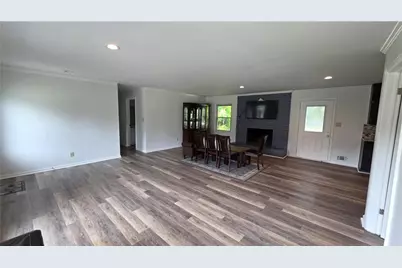 5201 Vivid Drive, Stone Mountain, GA 30087 - Photo 4