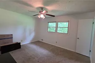 5201 Vivid Dr, Stone Mountain, GA 30087 - Photo 16