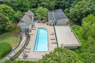 311 Lakemoore Dr, Atlanta, GA 30342 - Photo 8