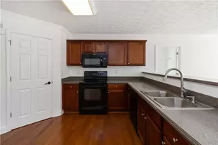 10224 Hemlock Way, Jonesboro, GA 30238 - Photo 16