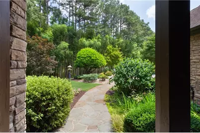 1900 Danforth Pointe Drive NE, Marietta, GA 30066 - Photo 8