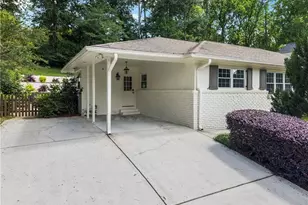 500 Carolwood Ln, Atlanta, GA 30342 - Photo 4