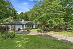 75 Spring Ridge Dr, Dawsonville, GA 30534 - Photo 2