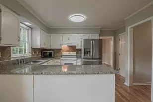 2451 Meadowglen Trail, Snellville, GA 30078 - Photo 14