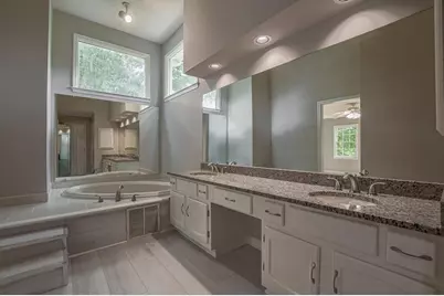 2451 Meadowglen Trail, Snellville, GA 30078 - Photo 20
