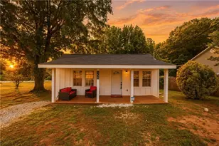 156 Pine Ave, Commerce, GA 30529 - Photo 1