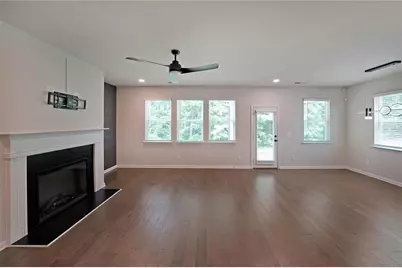 4450 Richmond Court, Stone Mountain, GA 30083 - Photo 12