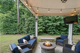 4450 Richmond Ct, Stone Mountain, GA 30083 - Photo 8