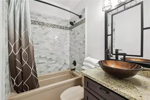 3675 Peachtree Rd NE, Atlanta, GA 30319 - Photo 18